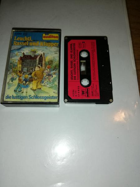 Leuchti. Rassel und Klapper die lustigen Schlossgeister 4-fach Silber geschraubt Schwarz mit Roten Aufkleber 4.23394 CD Auditon