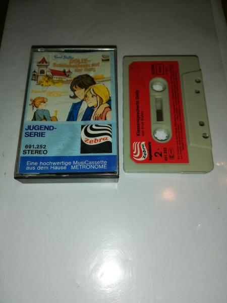 Dolly Schulabenteuer auf der Burg Klassensprecherin Dolly Grau mit Roten Aufkleber 691.252 Zebra