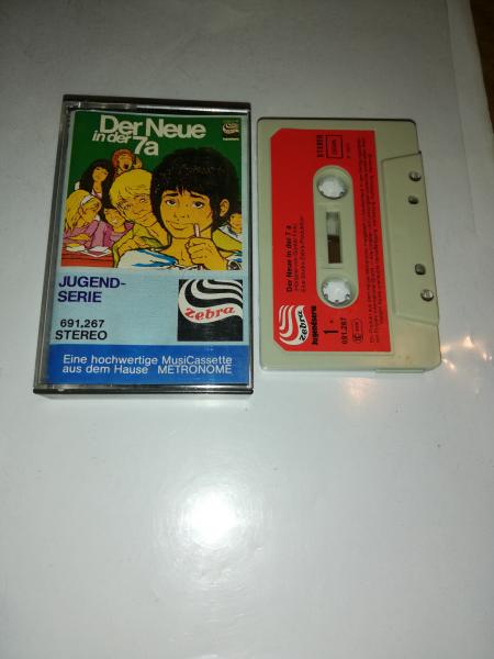 Der Neue in der 7a Grau mit Roten Aufkleber 691.267 Zebra