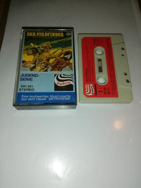 Der Pfadfinder Grau mit Roten Aufkleber 691.261 Zebra