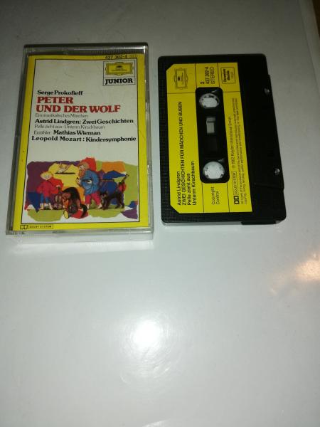 Peter und der Wolf/Pelle zieht aus/Unterm Kirschbaum Schwarz mit Gelben Aufkleber 437302-4 Deutsche Grammophon