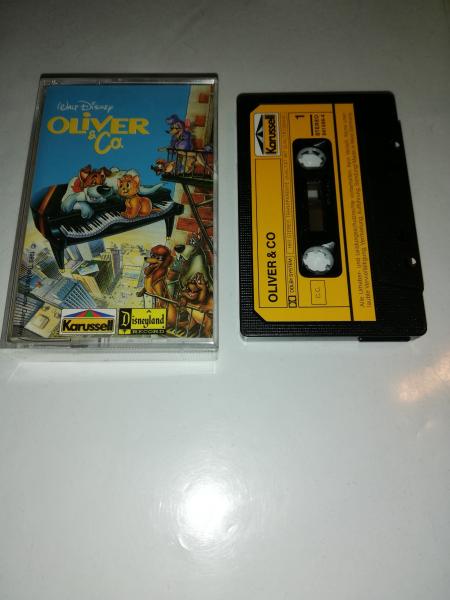 Oliver & Co Schwarz mit Gelben Aufkleber 841046-4 Karussell Disneyland