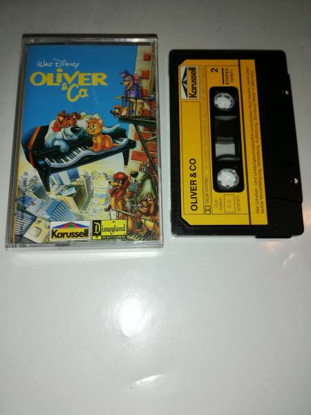 Oliver & Co Schwarz mit Gelben Aufkleber 73067 1 Club Edition Karussell Disneyland