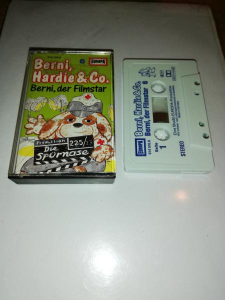 Berni. Hardie & Co. Folge 6 Berni. der Filmstar Weiß mit Blauen Druck 514106.0 Europa