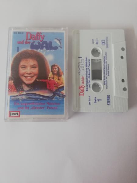 Daffy und der Wal Folge 1 Weiß mit Blau Roten Druck 514229.6 Europa