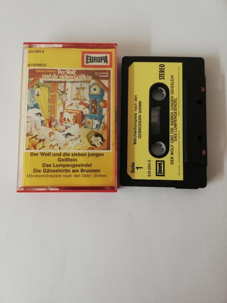 Der Wolf und die sieben Geißlein/Das Lumpengesindel/Die Gänsehirtin am Brunnen Schwarz mit Beigen Aufkleber 515054.0 Europa