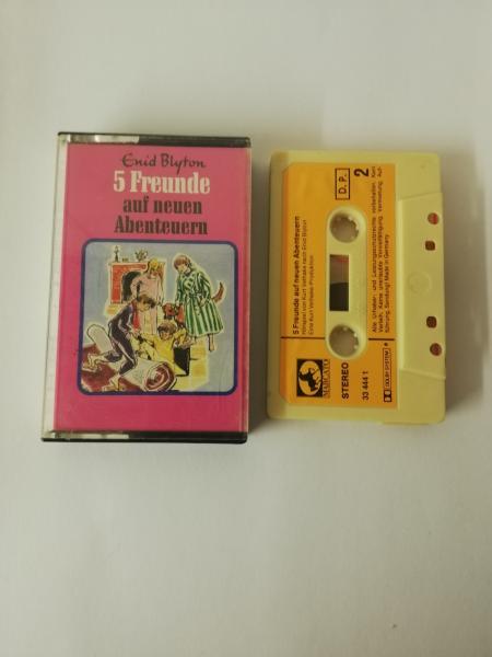 Fünf Freunde auf neuen Abenteuern Beige mit Orangen Aufkleber 33444 1 Marcato