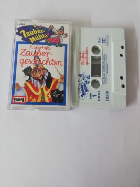 Zaubermühle-Zauberhafte Zaubergeschichten Weiß mit Blau-Roten Druck 514260.1 Europa