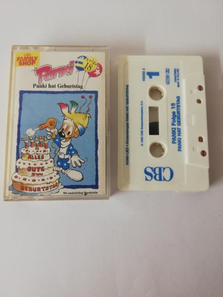 Panki Folge 18 hat Geburtstag Weiß mit Blauen Druck 466203 4 CBS Family Shop