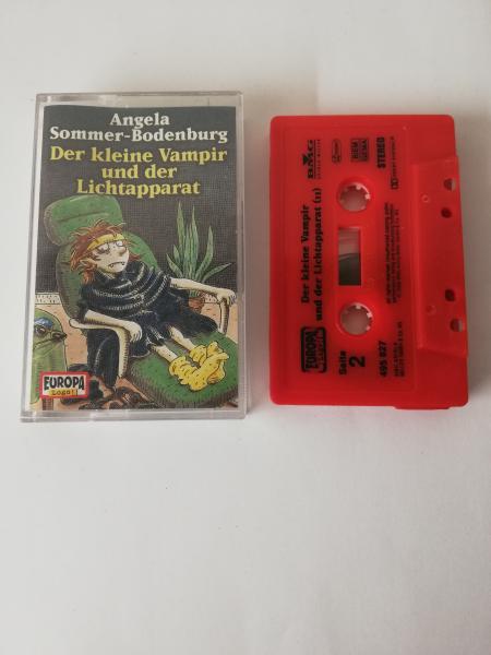 Der kleine Vampir Folge 11 und der Lichtapparat Rot mit Schwarzen Druck 495827 Europa