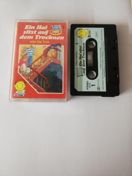 Pizza Bande Folge 1 Ein Hai sitzt auf dem Trockenen Schwarz mit Blauen Aufkleber 5035 Schneiderton