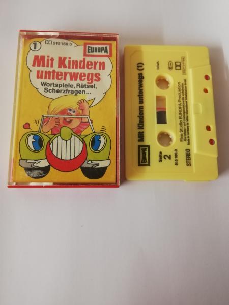 Mit Kindern unterwegs 1 Gelb 515160.0 Europa