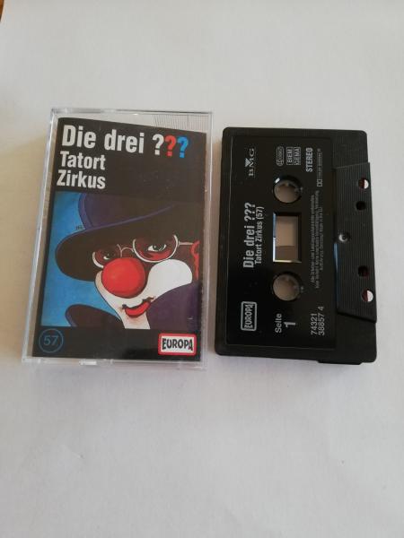 Die Drei Fragezeichen Folge 57 Tatort Zirkus Schwarz mit Weißen Druck 7432138857 4 Europa(Schriftzug Logo fehlt)