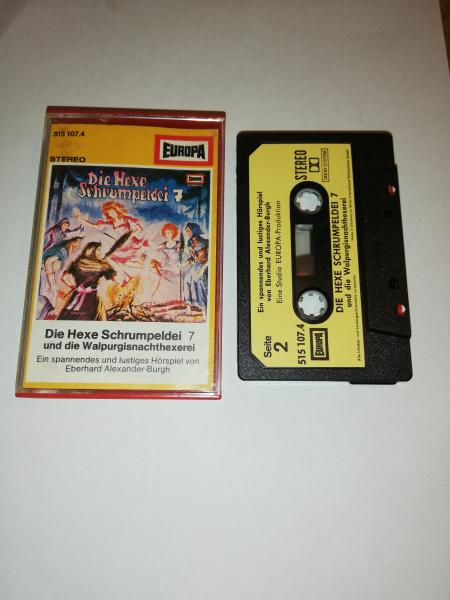 Die Hexe Schrumpeldei Folge 7 und die Walpurgisnachthexerei Schwarz mit Beigen Aufkleber 515107.4 Europa(Weißes Frontcover)