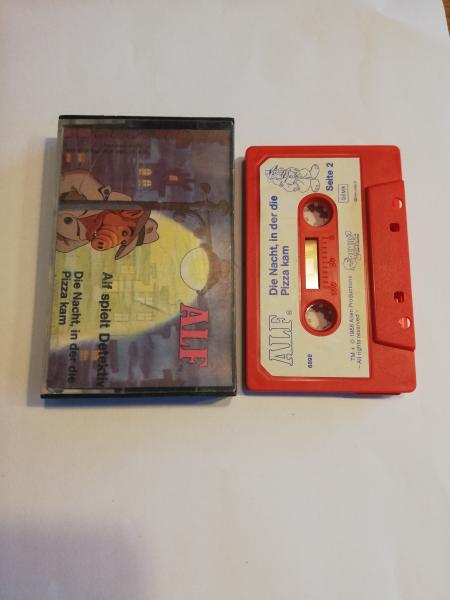 Alf Remus Folge Alf spielt Detektiv/Die Nacht , in der die Pizza kam Rot mit Weißen Aufkleber 6898