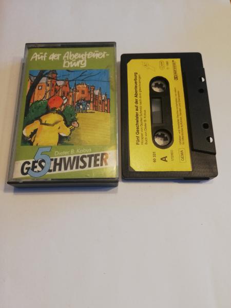 5 Geschwister auf der Abenteuerburg Schwarz mit Gelben  Aufkleber 60331