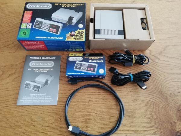 Nintendo Entertainment System Classic Mini incl Controller und Kabel