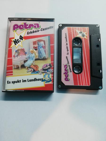 Petra Folge 4 Es spukt im Landhaus 4-fach Silber geschraubt Schwarz mit Pinken Aufkleber