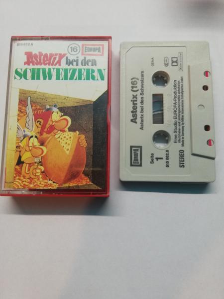 Asterix Folge 16 bei den Schweizern Grau mit Schwarzen Druck 515882.6 Europa Cover von innen beschrieben