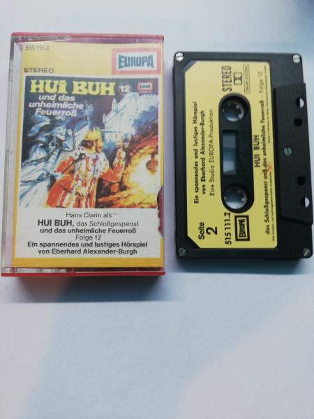 Hui Buh Folge 12 und das unheimliche Feuerroß 5-fach Silber geschraubt Schwarz mit Beigen Aufkleber 515111.2 (Weißes Cover) Leichter Abriss Frontcover