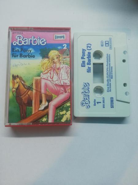 Barbie Folge 2 Ein Pony für Barbie Weiß mit Blauen Druck 515262.3 Europa Frontcover beschrieben