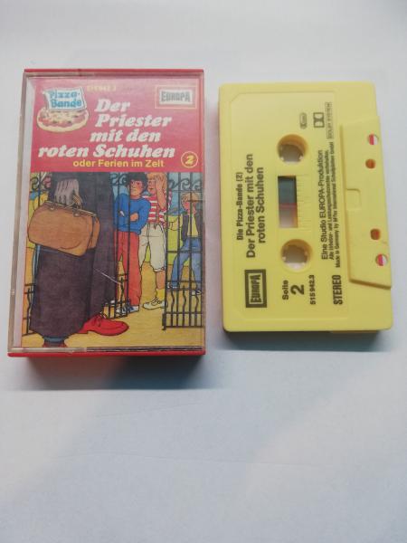Pizza Bande Folge 2 Der Priester mit den roten Schuhen Gelb 515942.3 Europa Frontcover beschrieben