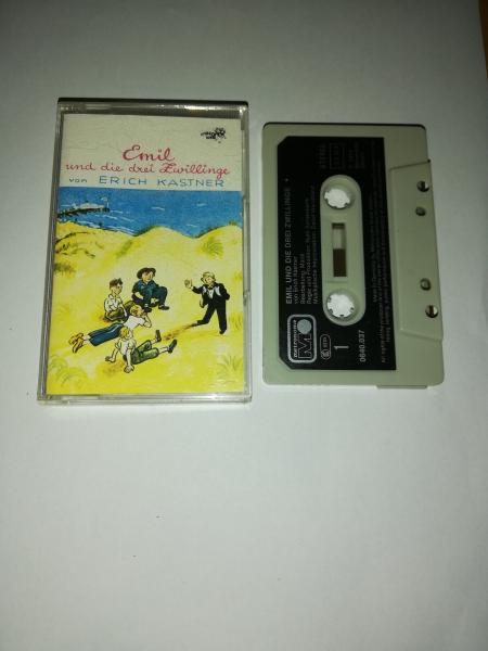 Emil und die drei Zwillinge von Erich Kästner Grau mit Schwarzen Druck 640.037 Metronome