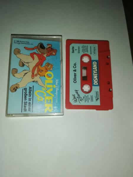 Oliver & Co Allein in einer großen Stadt Rot mit Blauen Aufkleber Disneyland