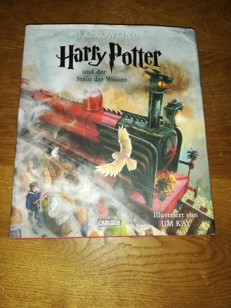 Harry Potter und der Stein der Weisen illustriert von Jim Kay Hardcover Carlsen(Cover oben rechts leichter Knick)