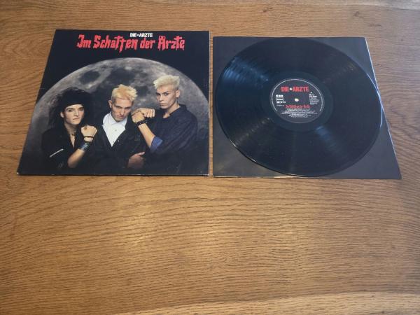 Die Ärzte Im Schatten der Ärzte 1985 CBS 26727 Holländische Pressung NM/VG+