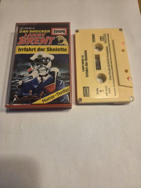 Larry Brent Folge 1 Irrfahrt der Skelette 4-fach Silber geschraubt Gelb 516401.0 Europa