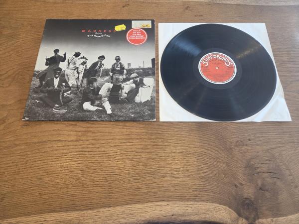 Madness – The Rise & Fall 1982 Stiff Records 6.25422 Deutsche Pressung NM/VG+