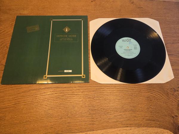 Depeche Mode Love in Itself 2 and Live Tracks Mute Records INT 136802 Limitierte Auflage No.2899 Deutsche Pressung NM/VG+