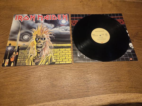 Iron Maiden ‎– Iron Maiden 1985  EMI ‎– 038 15 7548 1, EMI Electrola ‎– 038 15 7548 1, Fame ‎– 038 15 7548 1, EMI ‎– 1C 038-15 7548 1, EMI Electrola ‎– 1C 038-15 7548 1, Fame ‎– 1C 038-15 7548 1 Europäische Pressung VG/VG+