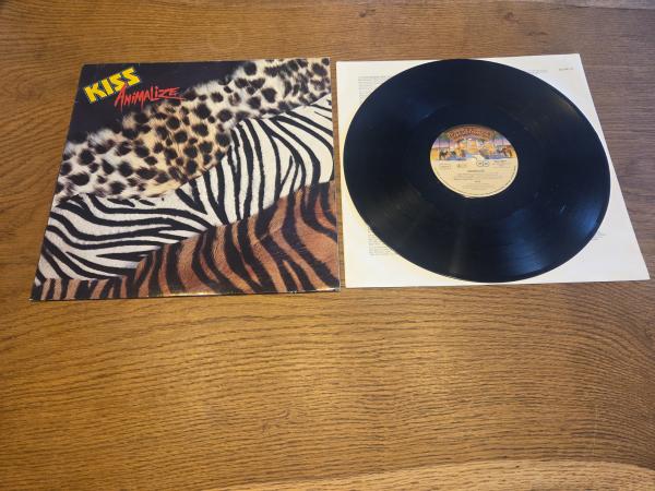 Kiss ‎– Animalize 1984  Casablanca ‎– 822 495-1, Casablanca ‎– 822 495-1 Q Deutsche Pressung NM/VG+