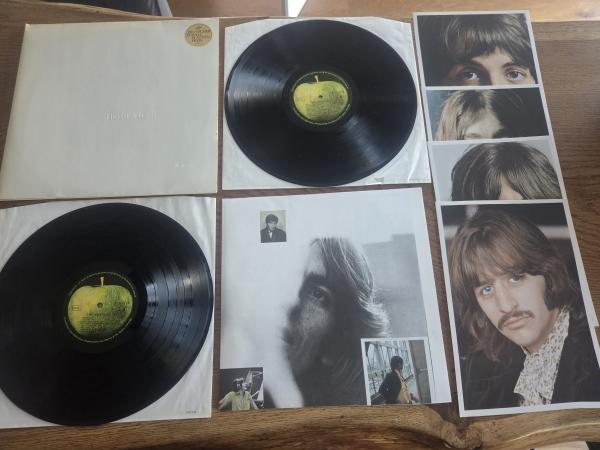 The Beatles White Album 1973 Apple Records 1C 172-04 173/74 Deutsche Pressung Doppel LP Nummer 632732(incl Poster und 4 Karten) VG+/VG+