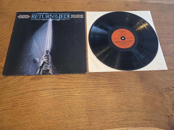 Star Wars / Return Of The Jedi - The Original Motion Picture Soundtrack 1983 RSO – 811 767-1 Deutsche Pressung NM/VG+