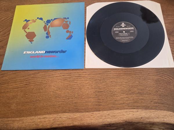 Englandneworder – World In Motion 1990 Factory – Fac293, MCA Records – Fac293, Rough Trade – RTD 076T Europäische Pressung NM/VG+