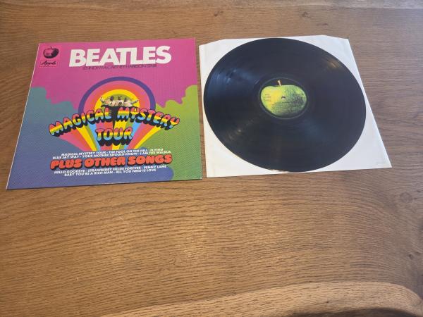 The Beatles – Magical Mystery Tour Plus Other Songs 1981 EMI Electrola – 1C 072-04 449, Apple Records – 1C 072-04 449Europäische Pressung NM/VG+