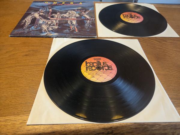 Omega – Live at the  Kisstadion 1979 Bacillus Records – BAC 2066, Bellaphon – BAC 2066 Doppel LP Deutsche Pressung NM/VG+