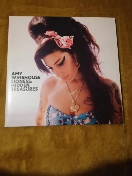 Amy Winehouse Lioness:Hidden Treasures Island 2011 0252790603 VG/NM