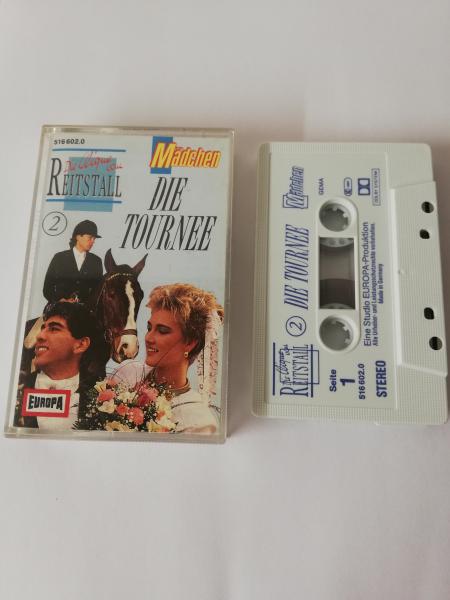 Die Clique vom Reitstall Folge 2 Die Tournee Weiß mit Blauen Druck 516602.0 Europa