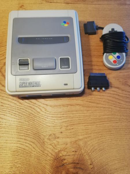 Super Nintendo mit einem Controller und Adapter ohne Kabel(Voll funktionsfähig getestet)