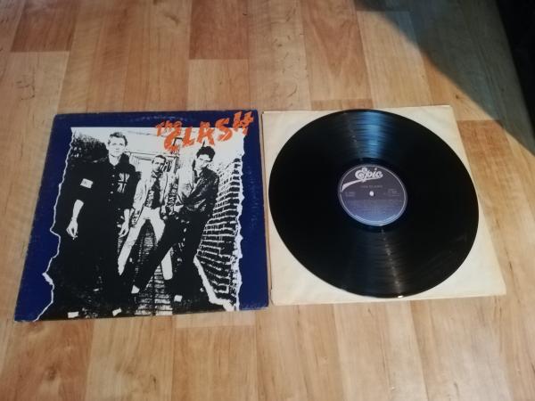 The Clash The Clash 1979 Epic 36060 US Pressung VG/VG(Cover hinten minimal beschrieben)