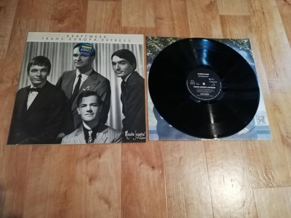 Kraftwerk Trans Europa Express EMI Electrola 1C 064-82306 Deutsche Pressung VG+/VG (Aufkleber auf Front-und Back-Cover)