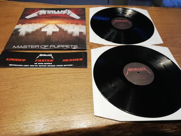 Metallica Master of Puppets 2008 Universal METBB01 Europäische Pressung VG+/VG- 45 RPM Series(Einriss Frontcover rechts unten)