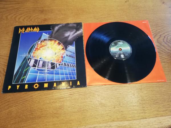 Def Leppard Pyromania 1983 Vertigo 6359119  Deutsche Pressung VG+/VG+